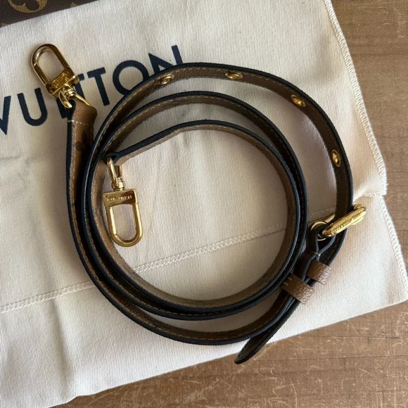 Authentic Louis Vuitton Pochette Metis Reverse Monogram Crossbody Bag - Picture 13 of 14